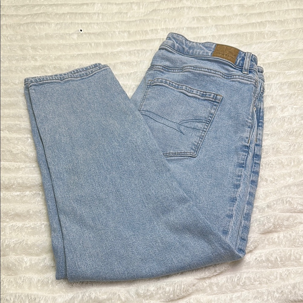 American Eagle Mom Jeans Light Blue Denim Jeans size 16